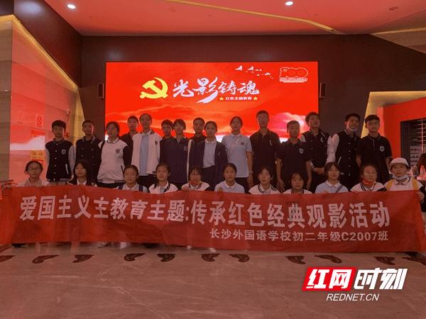 想给自己买个养老的保险，以后老了每个月可以取钱的哪种，请问买哪种好？游戏画面